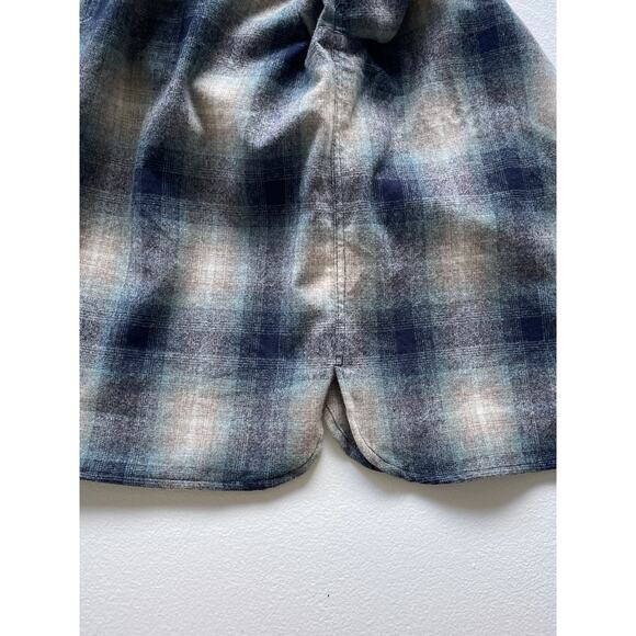 Pendleton Made in USA Wool Blue Plaid Button Up Mens Shirt Sz L Lodge One Pocket - Picture 11 of 12